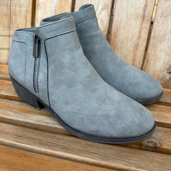Maurices Faux Suede Grey Double Zipper Ankle Booties Boots Shoes - Picture 1 of 10